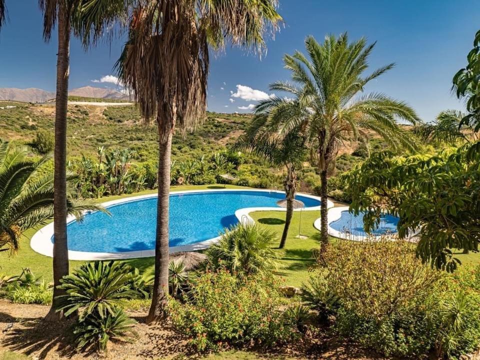 Penthouse Majestic Costa Golf Casares Apartment Exterior photo